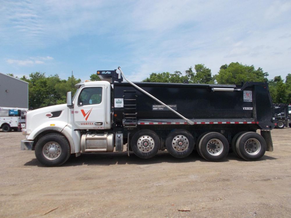 2026 Peterbilt 567 10x4 19' Load King Dump Truck