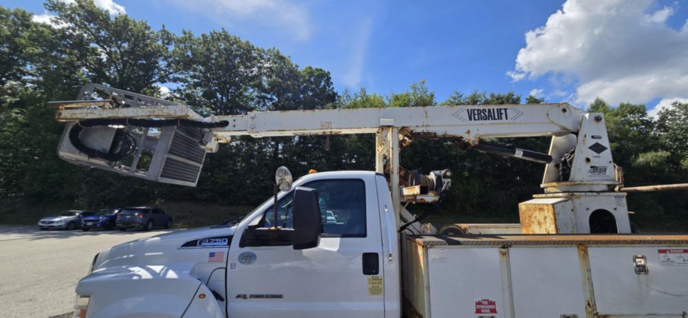 2019 Ford 750 4x2 Versalift VTP-40-NE Cable Placer Truck