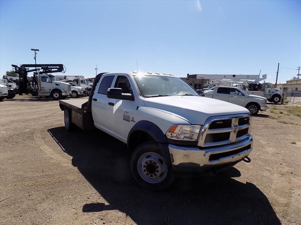 2017 Dodge Ram 5500 Crew Cab 4x4 Flatbed Truck