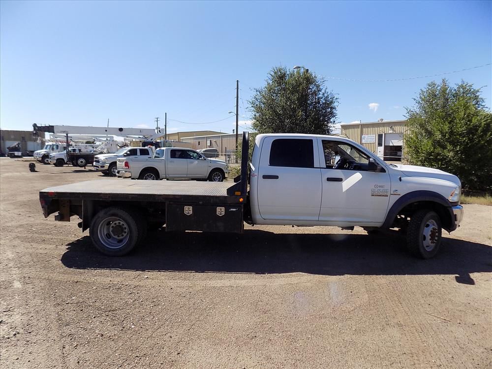 2017 Dodge Ram 5500 Crew Cab 4x4 Flatbed Truck