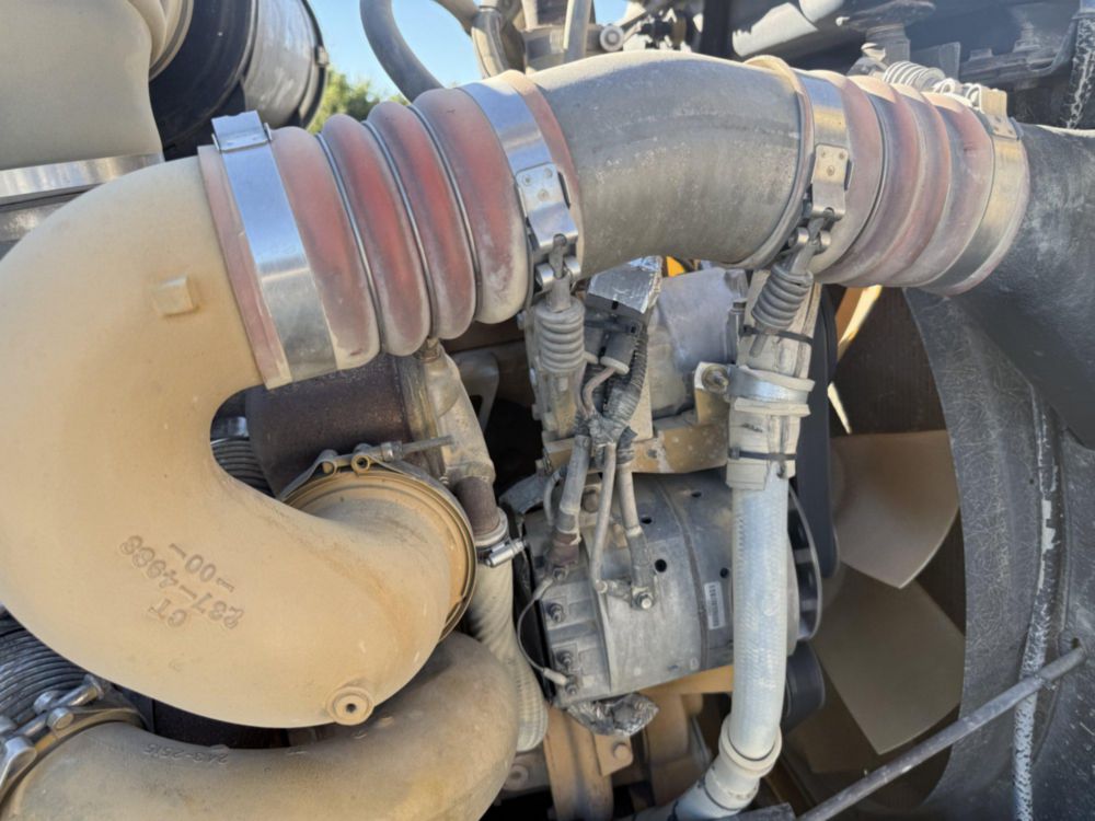 2006 Kenworth T-800 Tri-Axle Ox Bodies Dump Truck