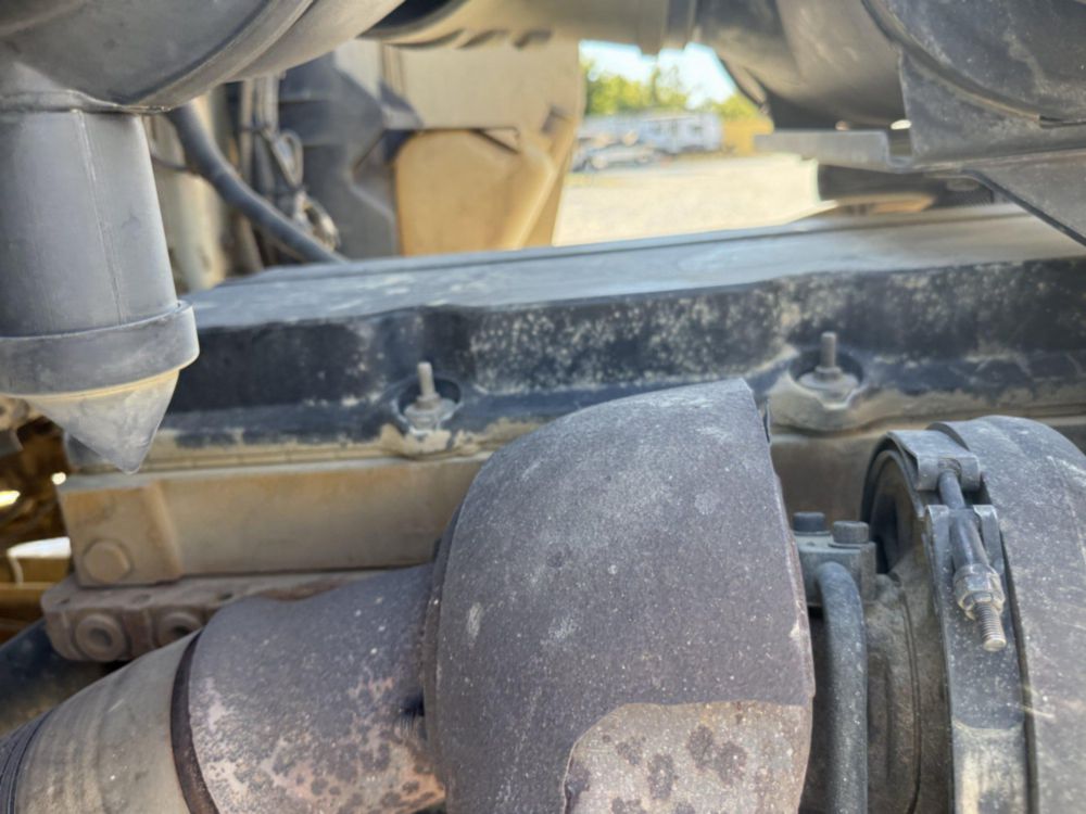 2006 Kenworth T-800 Tri-Axle Ox Bodies Dump Truck