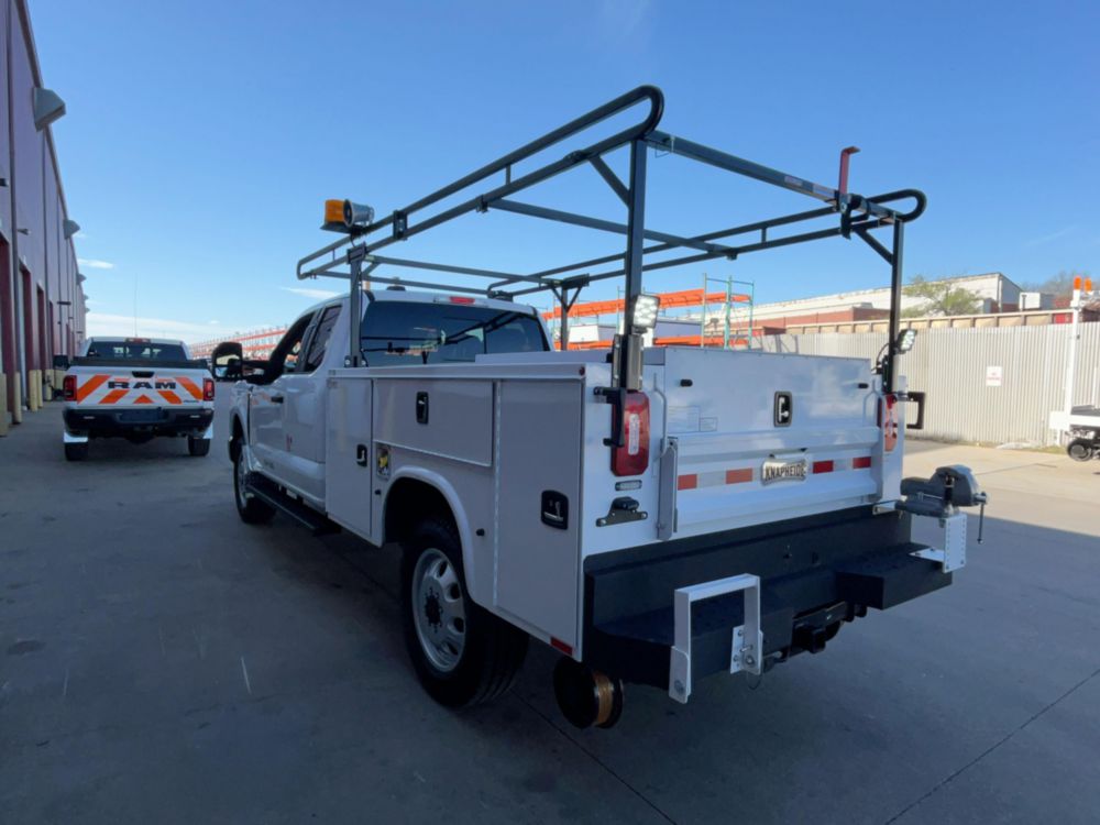 2025 Ford F250 4x4 Hi-Rail Signal Truck