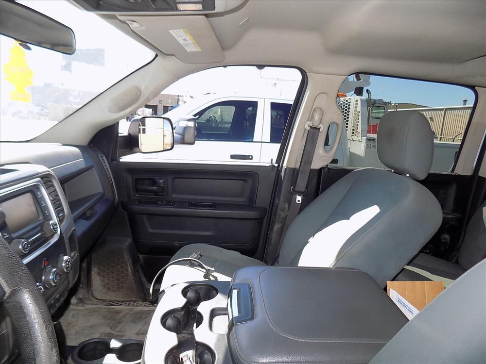 2017 Dodge Ram 5500 Crew Cab 4x4 Flatbed Truck