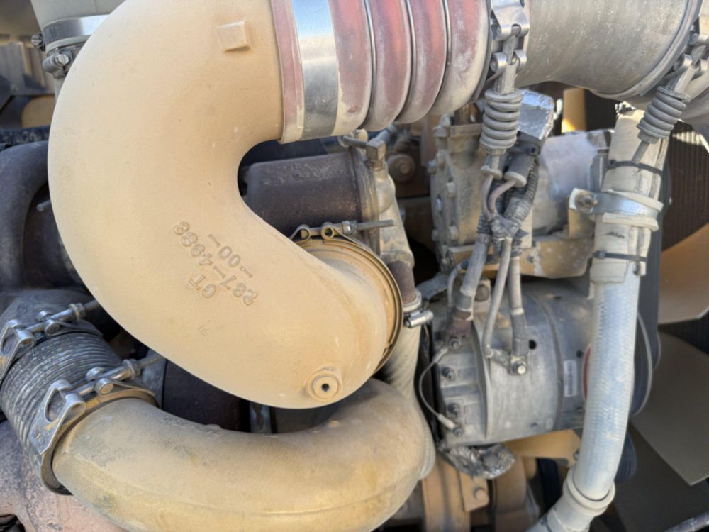 2006 Kenworth T-800 Tri-Axle Ox Bodies Dump Truck