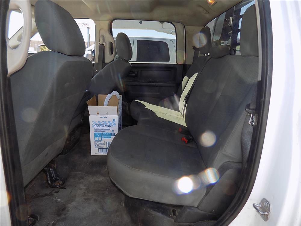 2017 Dodge Ram 5500 Crew Cab 4x4 Flatbed Truck