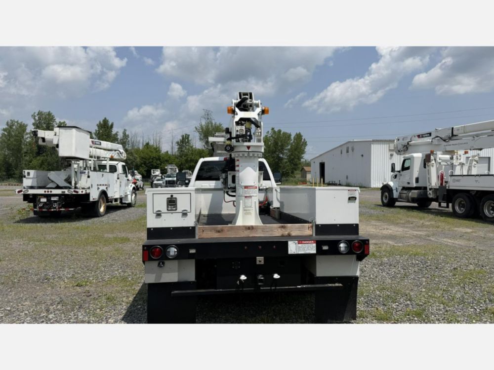 New 2022 Chevrolet 5500 4x2 Posi+ 700-40 Cable Placer Truck