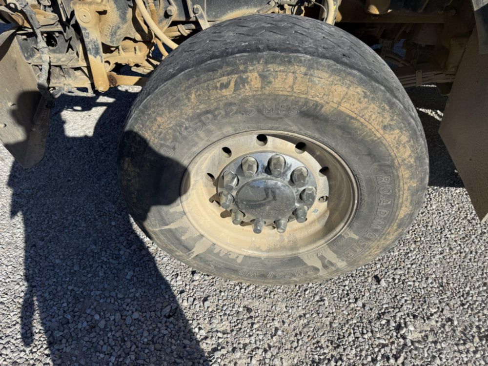 2006 Kenworth T-800 Tri-Axle Ox Bodies Dump Truck