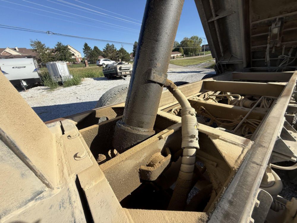 2006 Kenworth T-800 Tri-Axle Ox Bodies Dump Truck