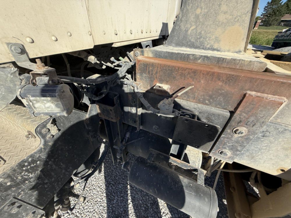 2006 Kenworth T-800 Tri-Axle Ox Bodies Dump Truck