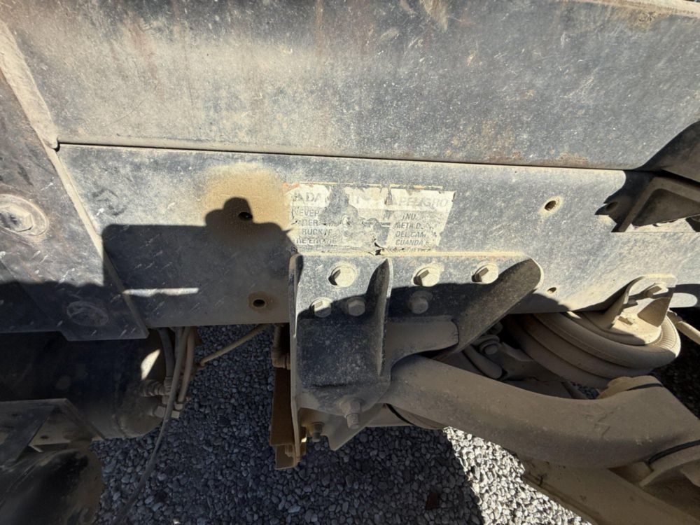 2006 Kenworth T-800 Tri-Axle Ox Bodies Dump Truck