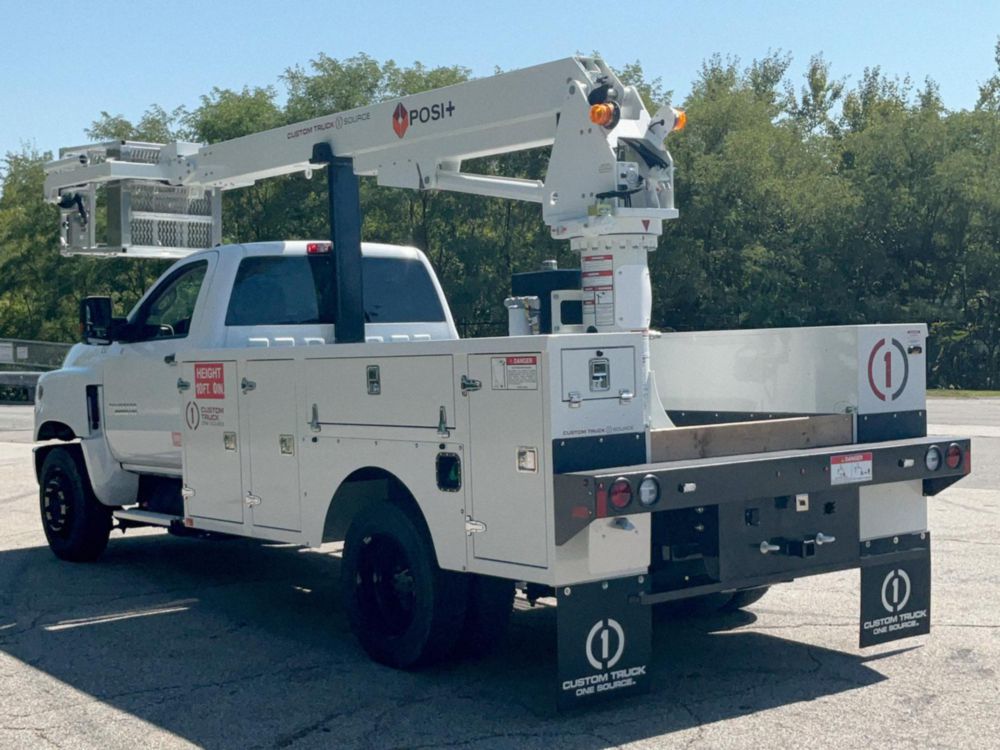 2023 Chevrolet 5500 4x2 Posi+ 700-40 Cable Placer Truck