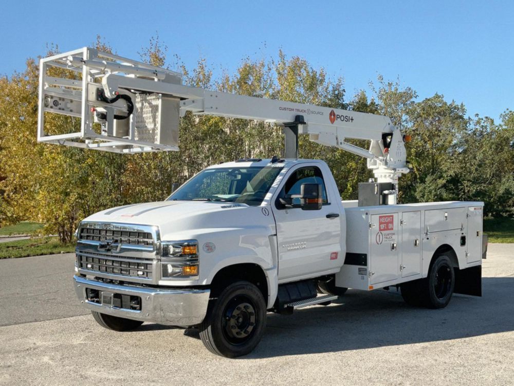 2023 Chevrolet 5500 4x2 Posi+ 700-40 Cable Placer Truck