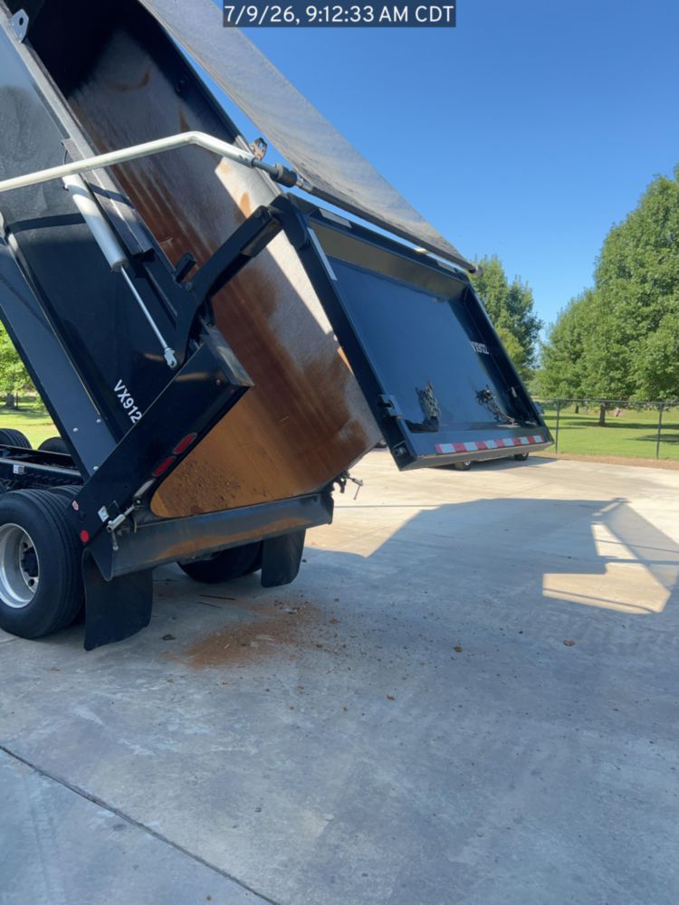 2026 Peterbilt 567 10x4 18' Load King Dump Truck