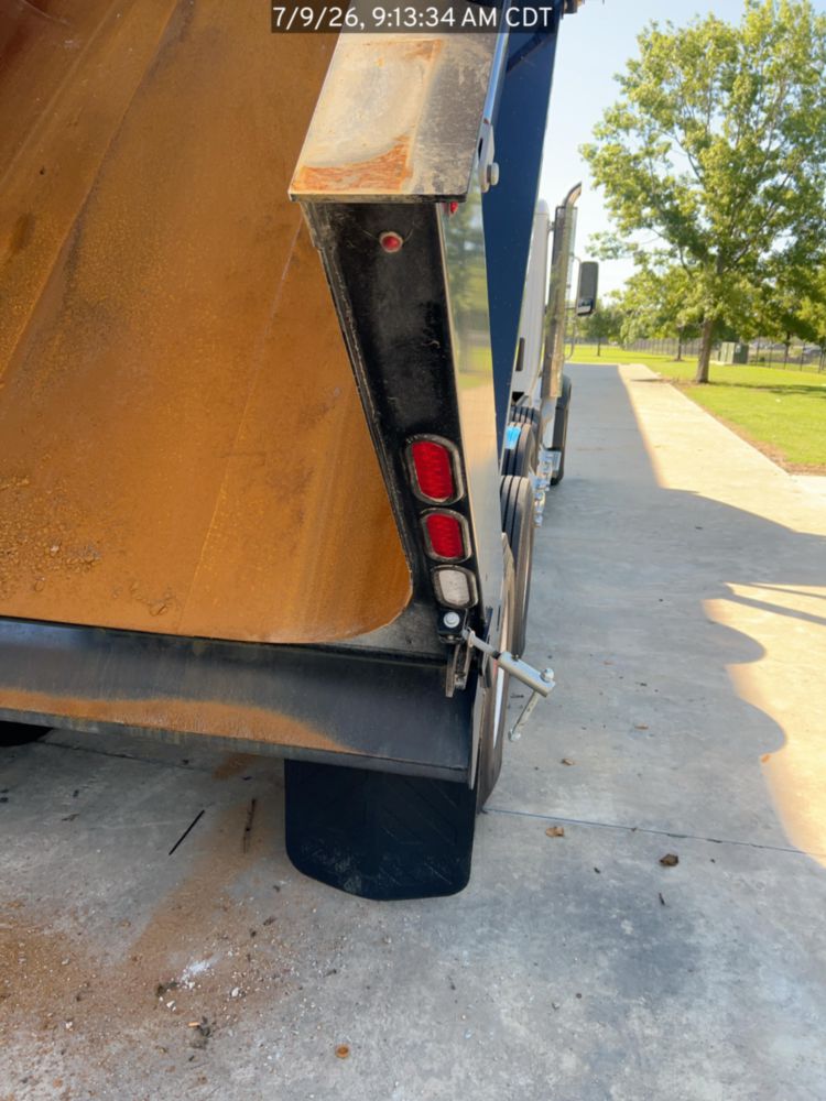 2026 Peterbilt 567 10x4 18' Load King Dump Truck