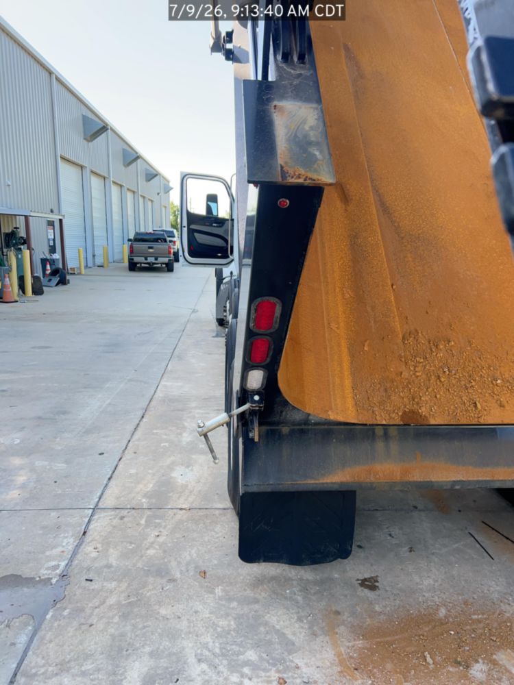2026 Peterbilt 567 10x4 18' Load King Dump Truck