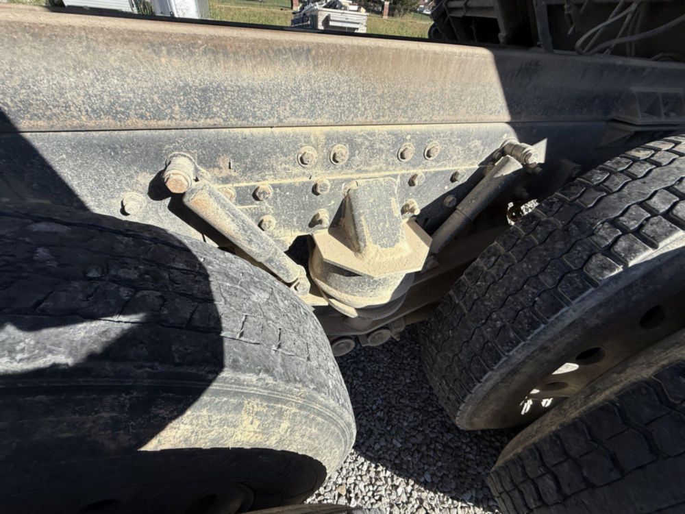2006 Kenworth T-800 Tri-Axle Ox Bodies Dump Truck