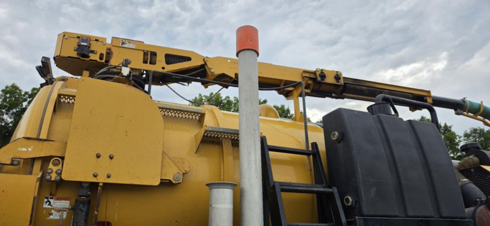 2018 Int'l HX615 Tri-Axle Vermeer VX200-1600 Hydro-Excavator Truck
