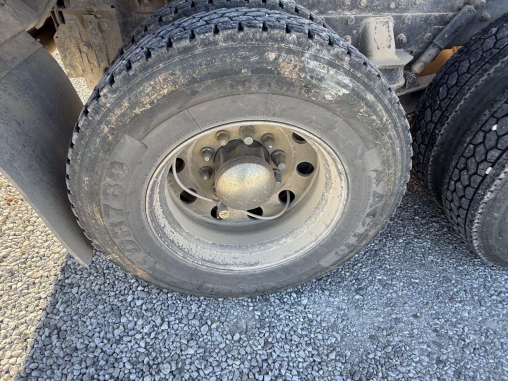2006 Kenworth T-800 Tri-Axle Ox Bodies Dump Truck