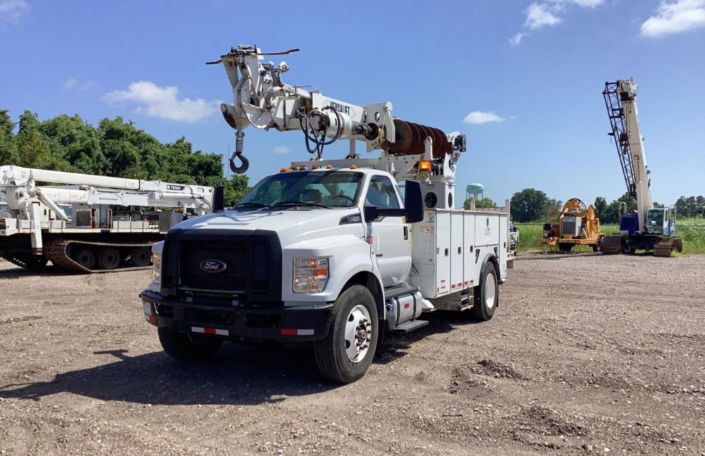 シンデレラ 2019 Ford F-750 4x2 Versalift TMD-2047-T Digger Derrick