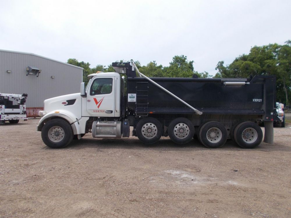 2026 Peterbilt 567 10x4 18' Load King Dump Truck