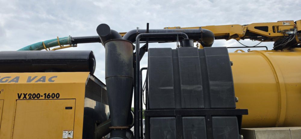 2018 Int'l HX615 Tri-Axle Vermeer VX200-1600 Hydro-Excavator Truck