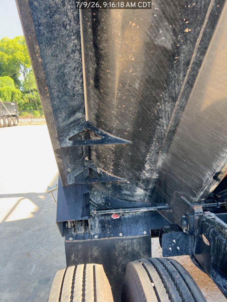 2026 Peterbilt 567 10x4 18' Load King Dump Truck