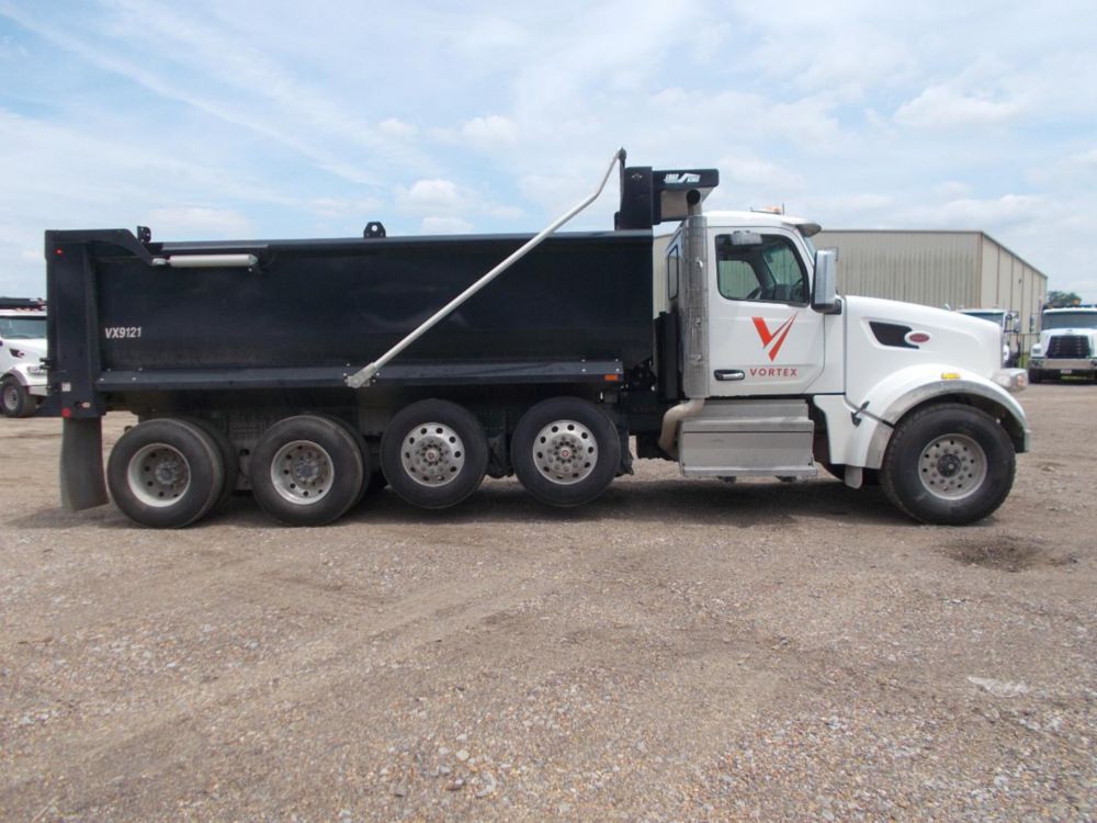 2026 Peterbilt 567 10x4 18' Load King Dump Truck