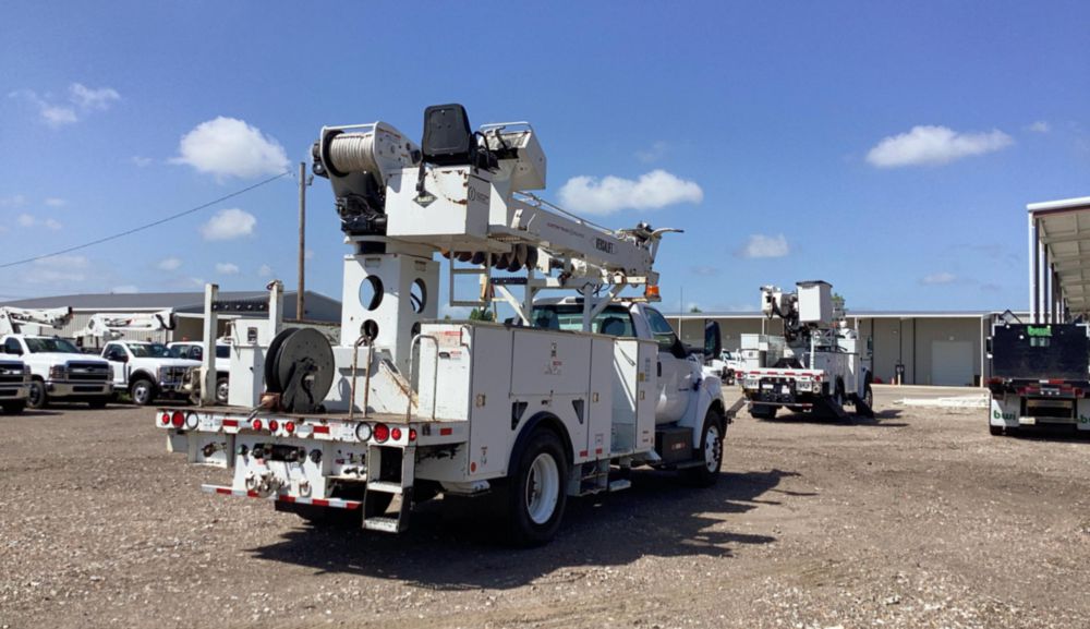 2019 Ford F-750 4x2 Versalift TMD-2047-T Digger Derrick
