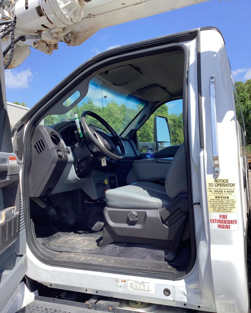 2019 Ford F-750 4x2 Versalift TMD-2047-T Digger Derrick