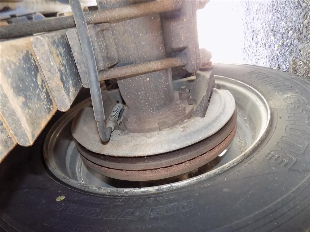 2017 Dodge Ram 5500 Crew Cab 4x4 Flatbed Truck