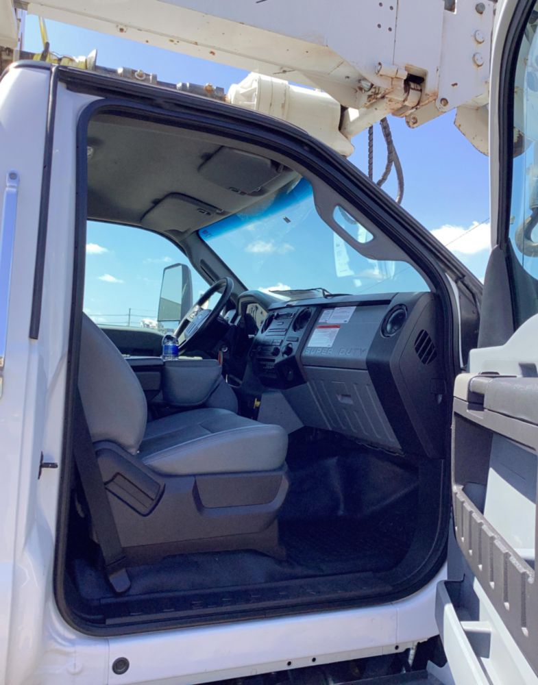 2019 Ford F-750 4x2 Versalift TMD-2047-T Digger Derrick