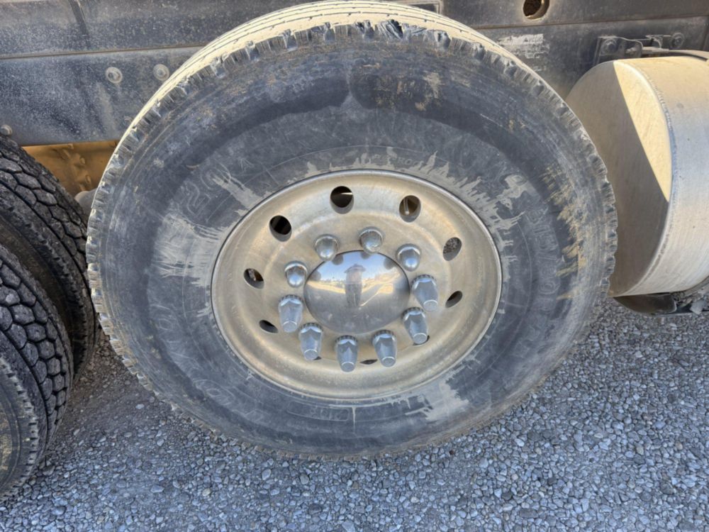2006 Kenworth T-800 Tri-Axle Ox Bodies Dump Truck