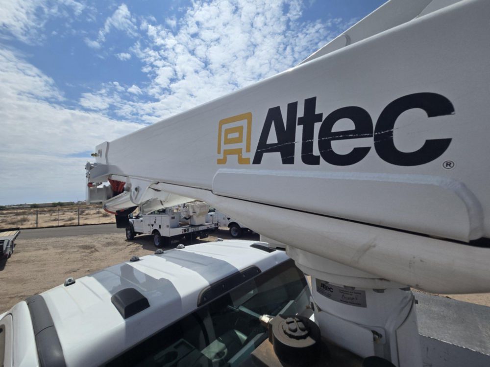 2022 Ford F-550 4x4 Powerstroke Altec AT-40G Bucket Truck