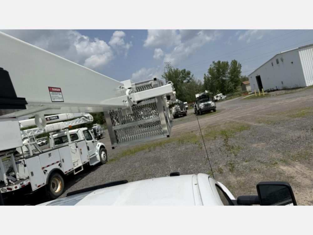 New 2022 Chevrolet 5500 4x2 Posi+ 700-40 Cable Placer Truck