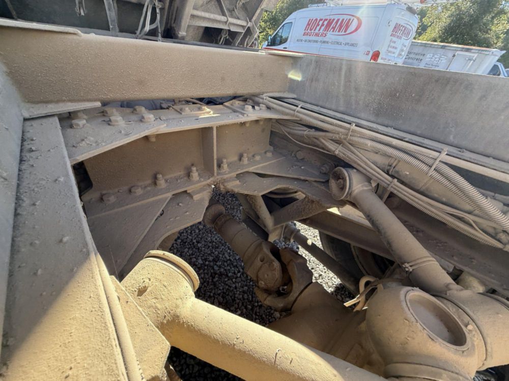 2006 Kenworth T-800 Tri-Axle Ox Bodies Dump Truck
