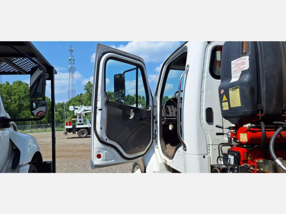 2022 Freightliner M2 Diesel 4x2 Fassi F-115 Grapple Truck