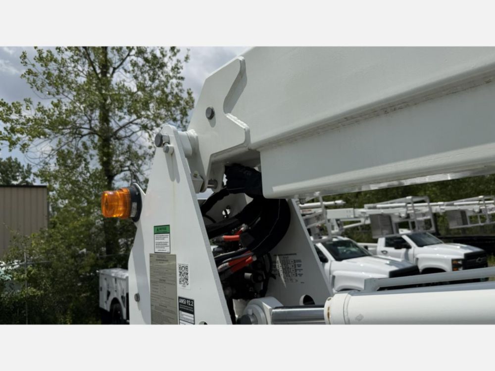 New 2022 Chevrolet 5500 4x2 Posi+ 700-40 Cable Placer Truck