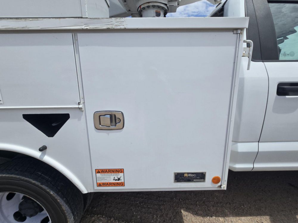 2022 Ford F-550 4x4 Altec AT-40G Bucket Truck