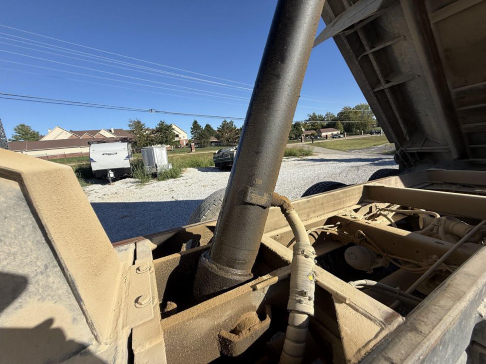 2006 Kenworth T-800 Tri-Axle Ox Bodies Dump Truck
