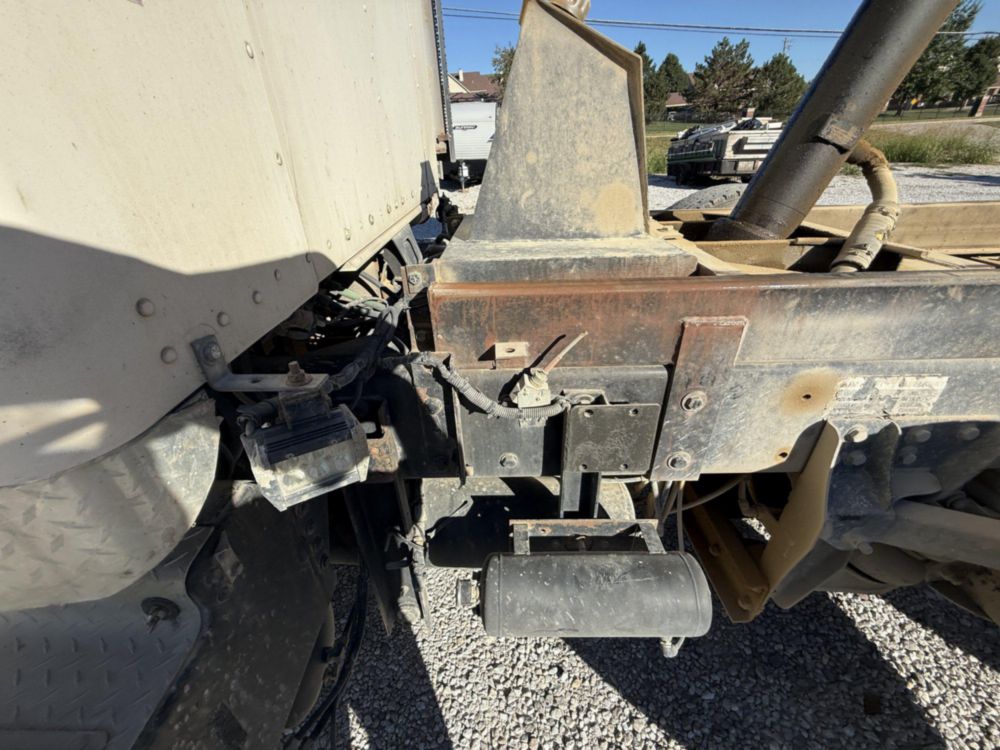 2006 Kenworth T-800 Tri-Axle Ox Bodies Dump Truck