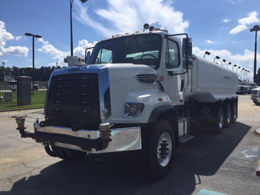 5,000 gal Water Truck