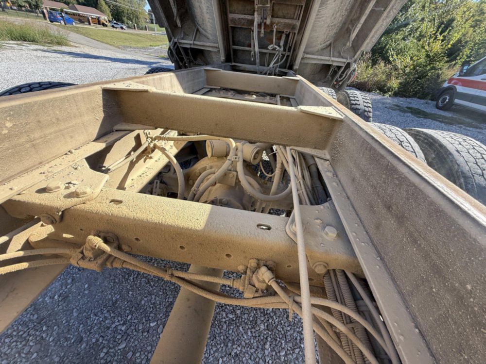 2006 Kenworth T-800 Tri-Axle Ox Bodies Dump Truck