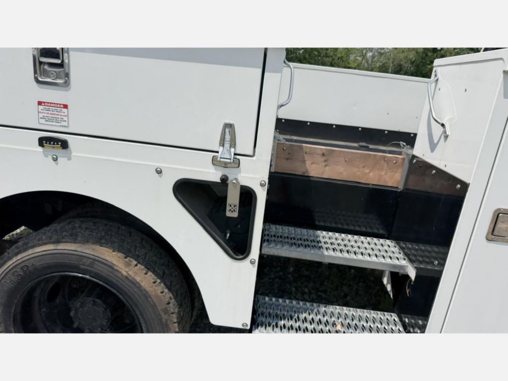 New 2022 Chevrolet 5500 4x2 Posi+ 700-40 Cable Placer Truck