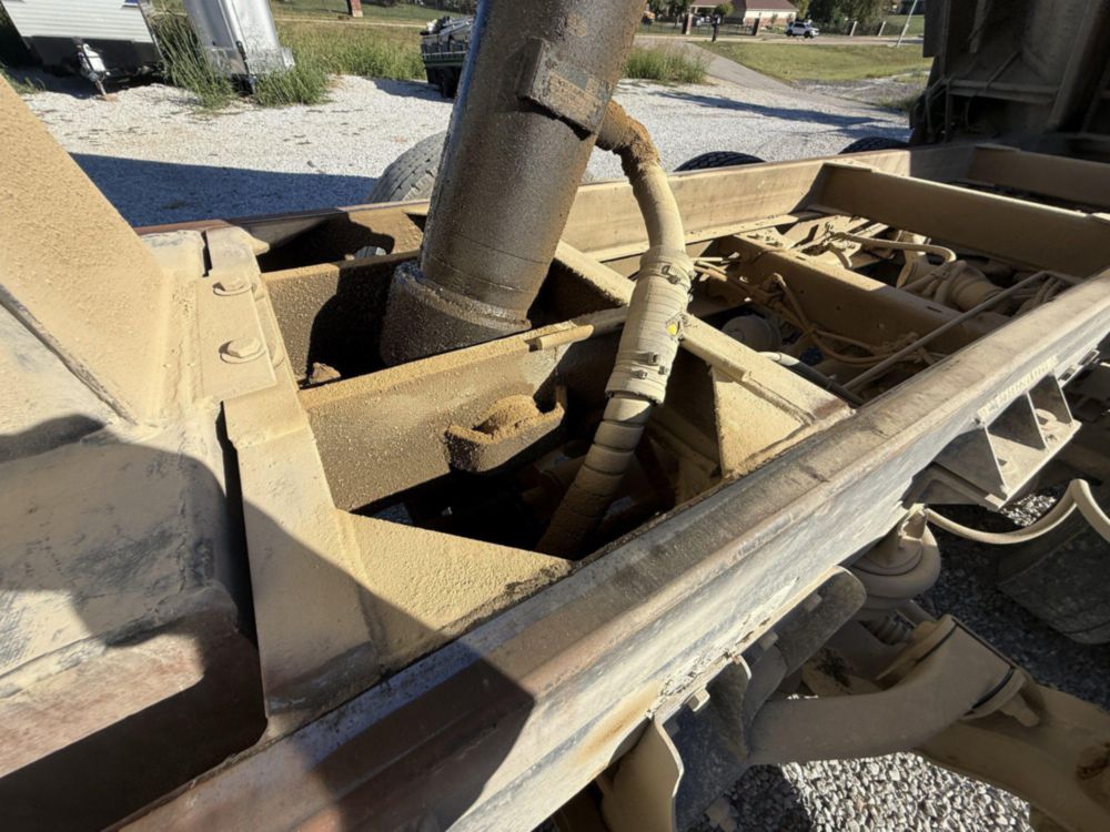 2006 Kenworth T-800 Tri-Axle Ox Bodies Dump Truck