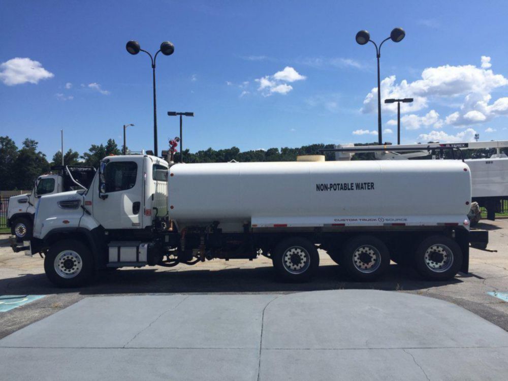 5,000 gal Water Truck