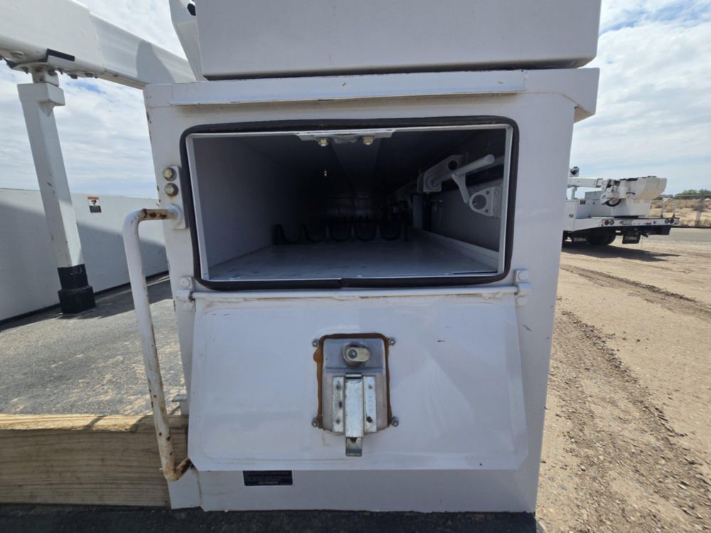 2022 Ford F-550 4x4 Powerstroke Altec AT-40G Bucket Truck