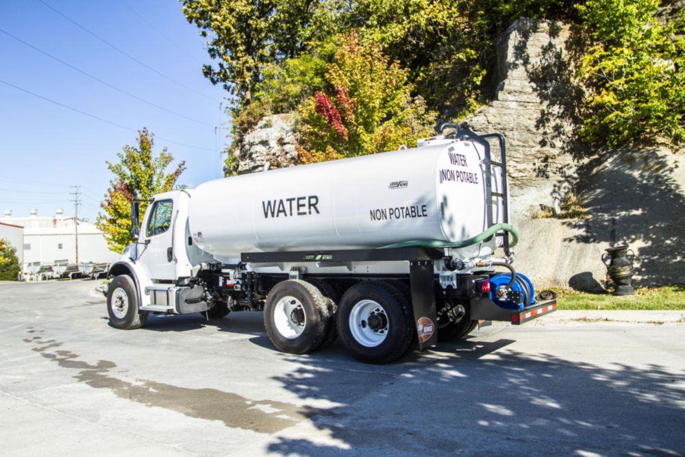4,000 gal AWD Water Truck