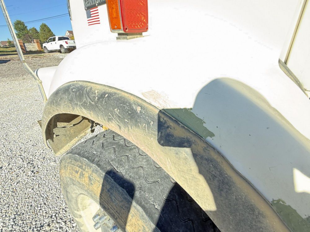2006 Kenworth T-800 Tri-Axle Ox Bodies Dump Truck