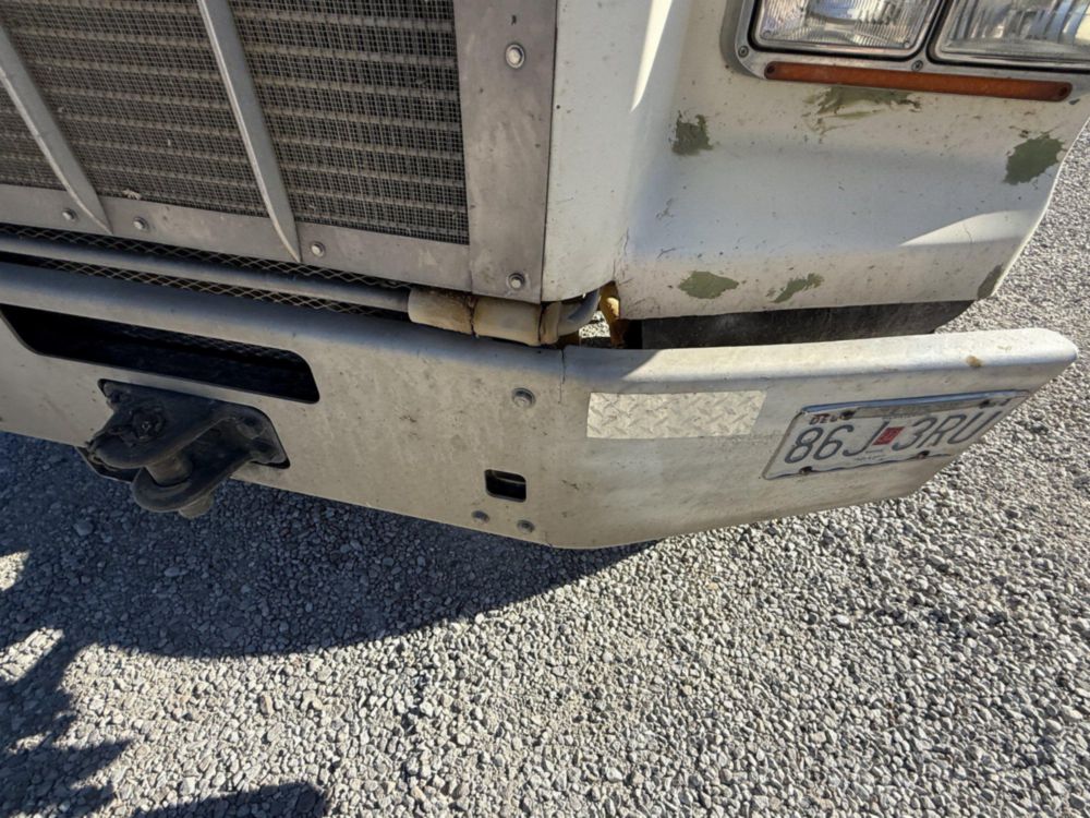 2006 Kenworth T-800 Tri-Axle Ox Bodies Dump Truck